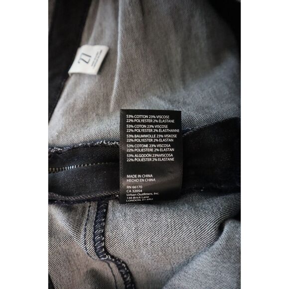 BDG x Urban Outfitters OB1496287 Women's Sz 27 Black Ruched Dipped V Flare Jeans - Picture 4 of 10